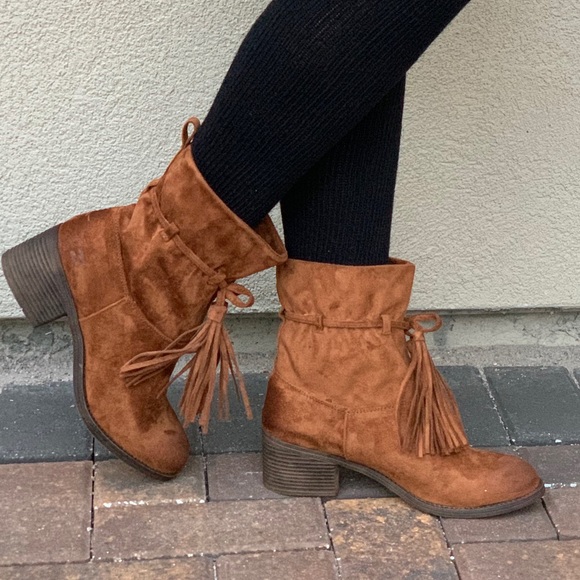 Boho Burnished Toe Wrap Around Chunky Heel Boots - Picture 2 of 7